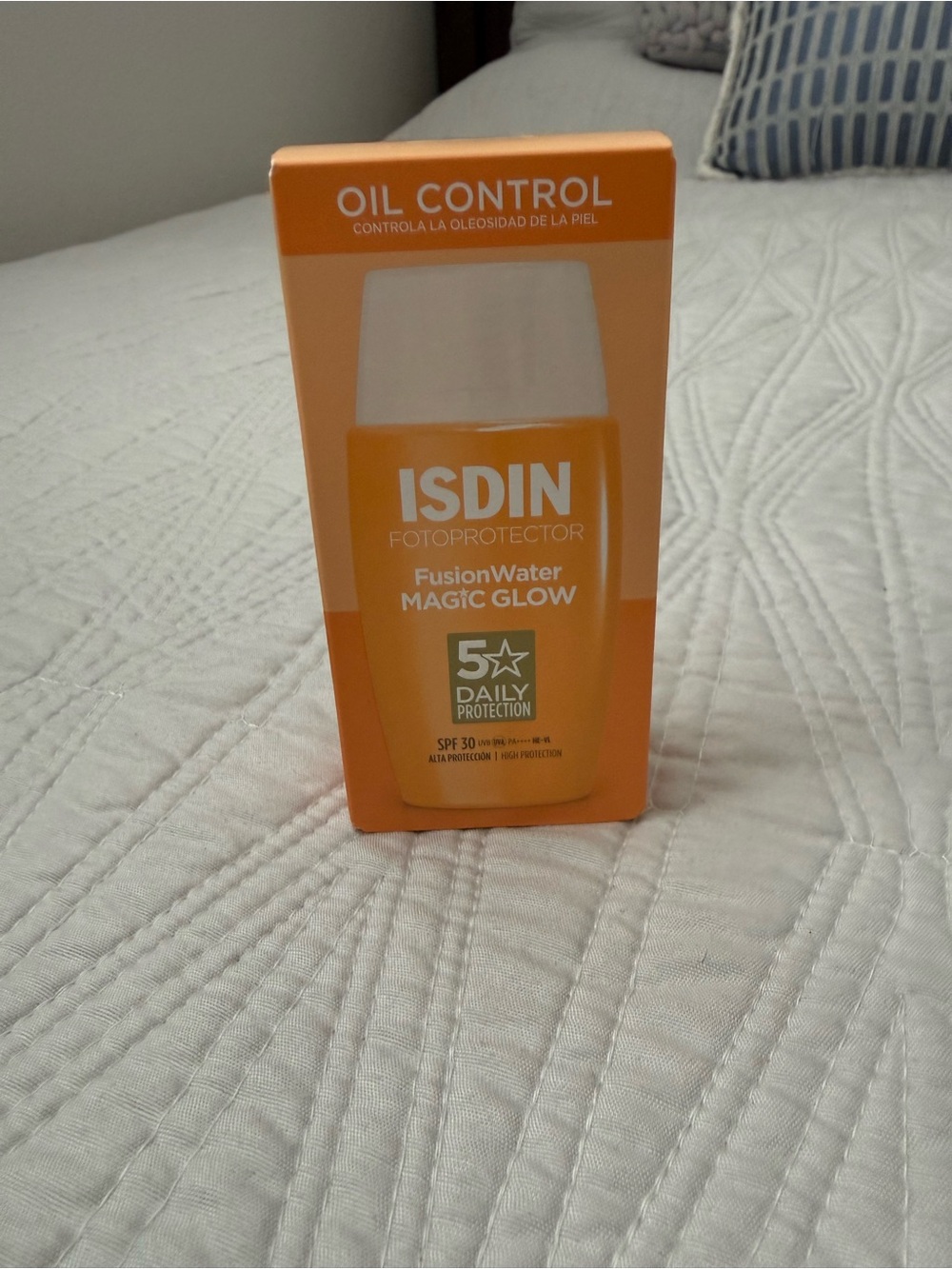 ISDIN Fusion Water Magic Glow Oil Control SPF 30 Sunscreen - Orange